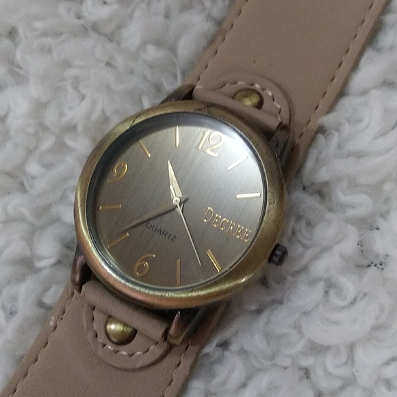 Decree Watch - Picture 7 of 8